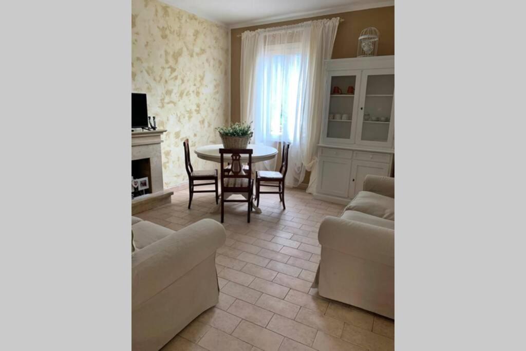 Casa Flea - Holiday Apartment With 2 Bedrooms Gualdo Tadino Dış mekan fotoğraf