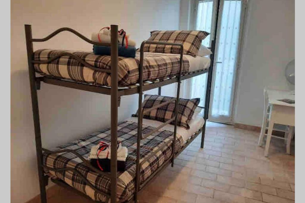 Casa Flea - Holiday Apartment With 2 Bedrooms Gualdo Tadino Dış mekan fotoğraf